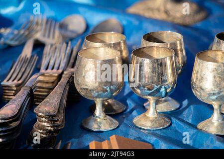 Verres d'argent et fourchettes vieux antique, argenterie antiquités soviétiques Banque D'Images