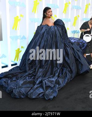 New Jersey, États-Unis. 28th août 2022. 28 août 2022. Newark, États-Unis. Lizzo arrivant aux MTV Video Music Awards 2022, Prudential Center, Newark. Crédit: Doug Peters/EMPICS/Alamy Live News crédit: Doug Peters/Alamy Live News Banque D'Images