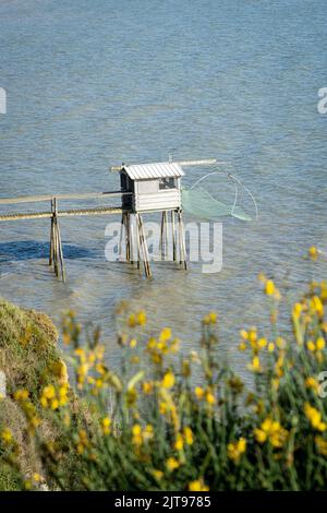 Une maison de pêche traditionnelle sur la côte de Pornic Banque D'Images