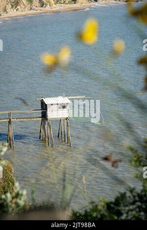 Une maison de pêche traditionnelle sur la côte de Pornic Banque D'Images