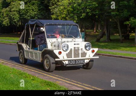 1967 60s Morris MOKE des années 60 ; arrivée au Stanley Park Classic car Show annuel dans les jardins italiens. Stanley Park Classics antan Motor Show organisé par Blackpool Vintage Vehicle Preservation Group, Royaume-Uni. Banque D'Images