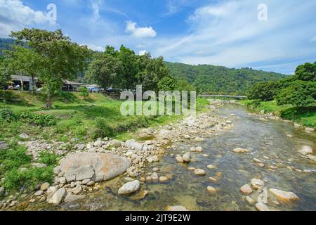 Une des meilleures destinations de voyage village d'air frais dans la province de Nakhon si Thammarat, la Thaïlande nommée village de Kiriwong. Banque D'Images