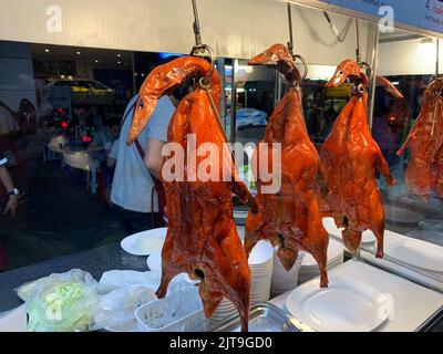 rôti de canard en thaïlande, stand de nourriture de marché de nuit Banque D'Images