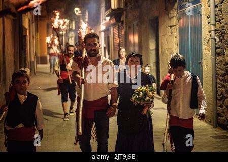 Festival de la descente aux flambeaux à la Pobla de Segur en l'honneur de la Vierge de Ribera, patrimoine immatériel de l'UNESCO dans les Pyrénées (Catalogne Espagne) Banque D'Images