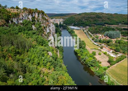 La vallée du Lot rivière voir le village de Saint Cirq Lapopie, département du Lot, France Banque D'Images