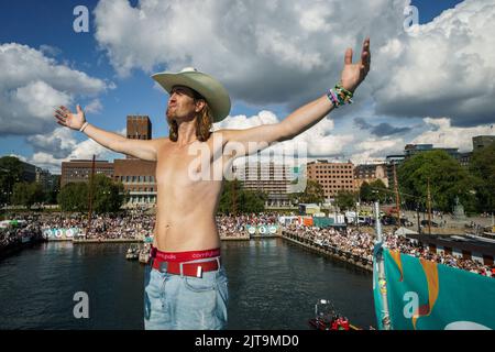 Oslo 20220827.Anders Rox Friberg se prépare pour le premier saut à Døds 2022, également appelé Championnat du monde de Døds, à Raadhuskaia à Oslo. Photo: Heiko Junge / NTB Banque D'Images