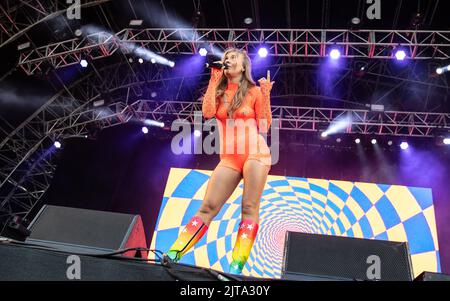 Portsmouth, Royaume-Uni. 28th août 2022. Becky Hill au Victorious Festival 2022. Commune de Southsea. 28 août 2022. Crédit: Alamy Live News/Charlie Raven crédit: Charlie Raven/Alamy Live News Banque D'Images