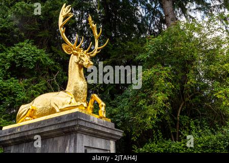 L'entrée baroque du Wenkenpark à Riehen, gardée par deux cerfs dorés, modelée d'après le sculpteur français Jean Goujon (XVIe siècle), Bâle-ville c Banque D'Images