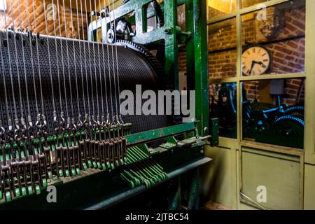L'horlogerie de l'église Saint-Lebuïnus a été réalisée en 1862 par l'horloger parisien Amédée-Philippe Borrel, et le tambour de jeu du carillon a été livré en 1866 par la société Nering Bögel à Deventer, aux pays-Bas Banque D'Images