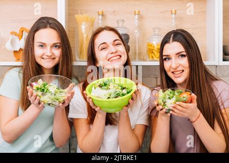 alimentation saine mode de vie salade féminine culinaire Banque D'Images