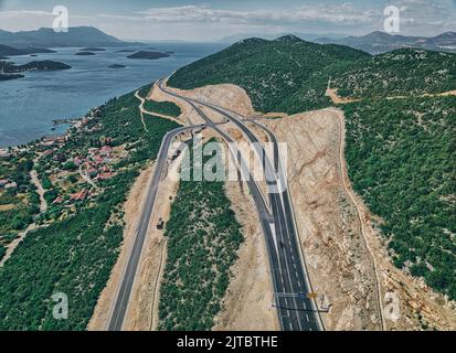 Autoroute sur la péninsule de Peljesac en construction Banque D'Images