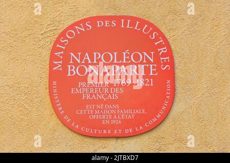 Plaque commémorative à l'extérieur du lieu de naissance de l'empereur français Napoléon I (1769-1821) à Ajaccio (Corse-du-Sud) sur l'île de Corse, en France Banque D'Images