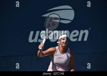 US Coco Vandeweghe photographié en action lors du match entre Belge Zanevska et American Vandeweghe, lors de la première partie du tournoi de célibataires féminin, lors du tournoi de tennis US Open Grand Chelem, à Flushing Meadow, à New York City, USA, le lundi 29 août 2022. BELGA PHOTO TONY BEHAR Banque D'Images