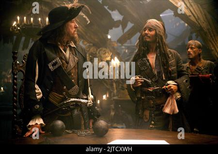 JOHNNY DEPP, Geoffrey Rush, MACKENZIE CROOK, PIRATES OF THE CARIBBEAN : AT WORLD'S END, 2007 Banque D'Images