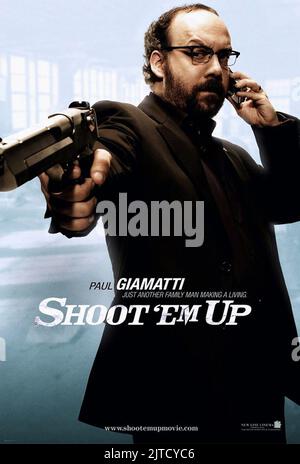 AFFICHE PAUL GIAMATTI, SHOOT 'EM UP, 2007 Banque D'Images