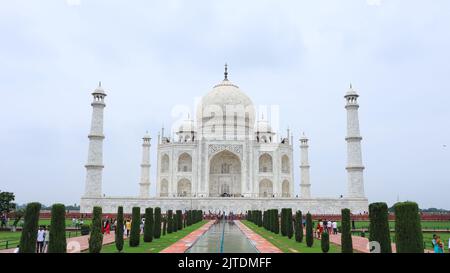 La vue fascinante du Taj Mahal, vue arrière du Taj, Agra, Uttar Pradesh, Inde. Banque D'Images