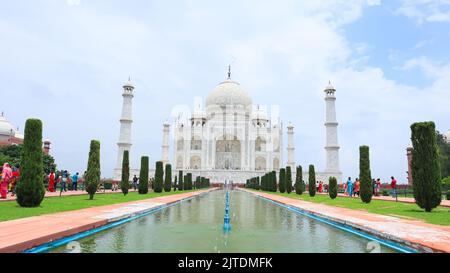 La vue fascinante du Taj Mahal, vue arrière du Taj, Agra, Uttar Pradesh, Inde. Banque D'Images