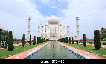 La vue fascinante du Taj Mahal, vue arrière du Taj, Agra, Uttar Pradesh, Inde. Banque D'Images