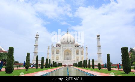 La vue fascinante du Taj Mahal, vue arrière du Taj, Agra, Uttar Pradesh, Inde. Banque D'Images