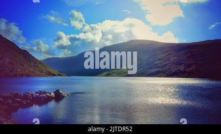 Lac Glenbeg près d'Ardgroom, comté de Cork, Irlande - John Gollop Banque D'Images