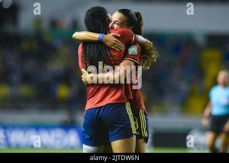 SAN JOSÉ, Costa Rica: Salma PARALLUELO et Inma GABARRO célèbrent un but lors du match final joué entre l'Espagne et le Japon pour les champions Troph Banque D'Images