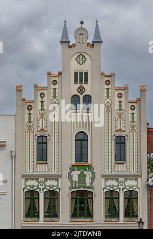 Façade richement décorée comme on peut trouver sur la place du marché à Wismar Banque D'Images