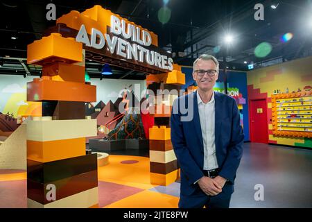 John Jakobsen, PDG du groupe Merlin, pose pour le photographe lors d'une conférence de presse concernant le projet Legoland qui sera mis en œuvre sur le site de l'ancienne usine Caterpillar à Charleroi, au nouveau Lego Discovery Centre du centre commercial Docks à Schaerbeek-Schaarbeek, Bruxelles, le mardi 30 août 2022. BELGA PHOTO HATIM KAGHAT Banque D'Images