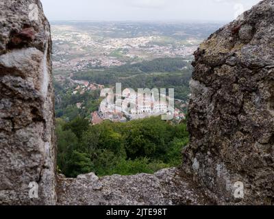 Château mauresque et vues à Sintra, quartier de Lisbonne, Portugal Banque D'Images