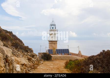 Phare, loin de Tramuntana Trail, Ile Dragonera, Majorque, Espagne Banque D'Images