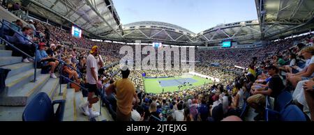 29 août 2022, New York, New York, États-Unis : août, 29, 2022 NEW YORK U.S. OPEN. Match entre Dankya Kovinic et Serena Williams. Serena a battu Dankya en trois séries droites. C'est le dernier Open des États-Unis Serena Williams va jouer dans elle prend sa retraite fromtennis. (Image de crédit : © Bruce Cotler/ZUMA Press Wire) Banque D'Images