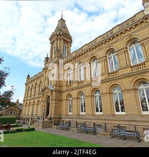 Victoria Hall Saltaire, chemin Victoria, Saltaire, Shipley, Bradford, West Yorkshire, Angleterre , Royaume-Uni, BD18 3JS (à l'origine l'Institut Saltaire) Banque D'Images