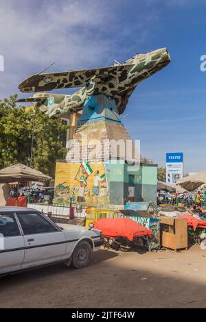 HARGEISA, SOMALILAND - 11 AVRIL 2019 : Mémorial de guerre de Hargeisa composé d'un avion de chasse MIG-17 dans le centre de Hargeisa, capitale du Somaliland Banque D'Images