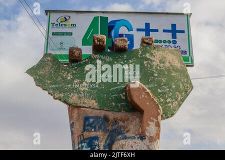 HARGEISA, SOMALILAND - 15 AVRIL 2019 : Monument d'Indepedence du Somaliland en forme de pays à Hargeisa, capitale du Somaliland Banque D'Images