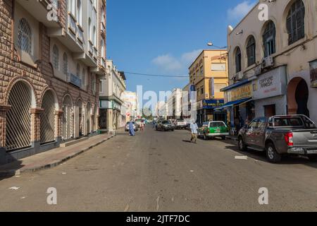 DJIBOUTI, DJIBOUTI - 17 AVRIL 2019 : rue dans le quartier européen de Djibouti, capitale de Djibouti. Banque D'Images