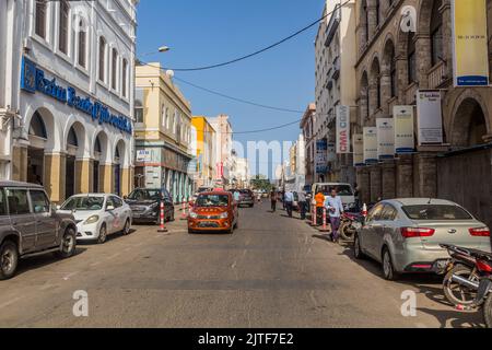 DJIBOUTI, DJIBOUTI - 17 AVRIL 2019 : rue dans le quartier européen de Djibouti, capitale de Djibouti. Banque D'Images