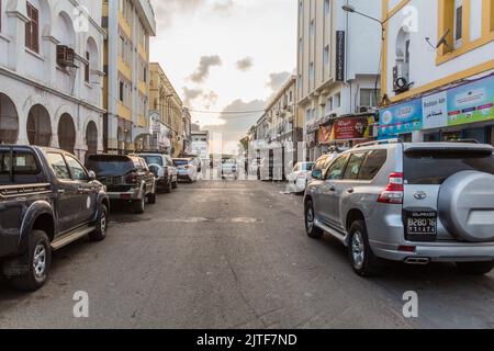 DJIBOUTI, DJIBOUTI - 17 AVRIL 2019: Vue d'une rue dans le quartier européen de Djibouti, capitale de Djibouti. Banque D'Images