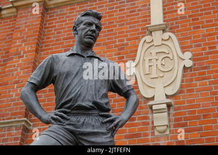 Craven Cottage, Fulham, Londres, Royaume-Uni. 30th août 2022. Premier League football, Fulham versus Brighton : statue de Johnny Haynes à l'extérieur de Craven Cottage crédit: Action plus Sports/Alamy Live News Banque D'Images