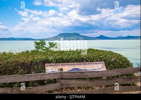 Vue sur le lac Balaton depuis Panorama Promenade à Fonyód, Hongrie Banque D'Images