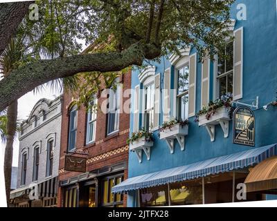 Bâtiments sur Center Street dans le village de Fernandina Beach sur Amelia Island Florida USA Banque D'Images