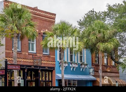 Bâtiments sur Center Street dans le village de Fernandina Beach sur Amelia Island Florida USA Banque D'Images