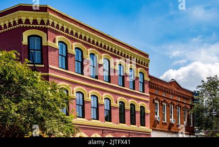 Bâtiments sur Center Street dans le village de Fernandina Beach sur Amelia Island Florida USA Banque D'Images