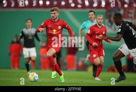 Leipzig, Allemagne. 30th août 2022. Football : coupe DFB, 1st tours, RB Leipzig - FC Teutonia Ottensen à la Red Bull Arena. Timo Werner (l) de RB Leipzig sur le ballon. Credit: Jan Woitas/dpa/Alay Live News Banque D'Images