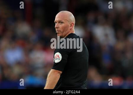 Arbitre, Simon Hooper vu pendant le match. Banque D'Images