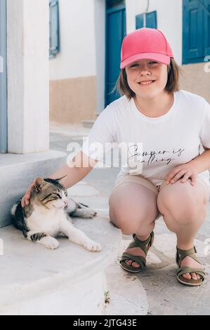 Tourisme à Pyrgos, île de Tinos, Cyclades, Grèce Banque D'Images