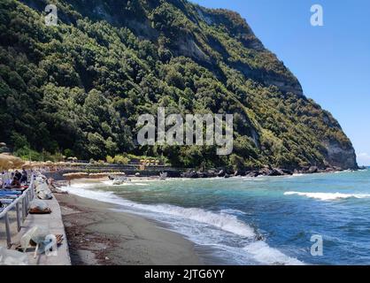 La magnifique baie de Citara avec sa plage suggestive dans la municipalité de Forio sur l'île d'Ischia (Italie, Naples, Campanie) (20) Banque D'Images