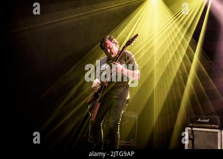 Oslo, Norvège. 24th, août 2022. Le groupe de rock américain Clutch joue un concert au Sentrum Scene d'Oslo. Ici, le guitariste Tim Sult est vu en direct sur scène. (Crédit photo: Gonzales photo - Terje Dokken). Banque D'Images