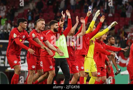 Leipzig, Allemagne. 30th août 2022. Football : coupe DFB, 1st tours, RB Leipzig - FC Teutonia Ottensen à la Red Bull Arena. Les joueurs de Leipzig applaudissent après le match. Credit: Jan Woitas/dpa/Alay Live News Banque D'Images