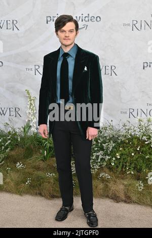 Londres, Royaume-Uni. - 30th août 2022. Robert Aramayo arrive au Lord of the Rings: The Rings of Power', première émission télévisée à l'ODEON Luxe West End, Leicester Square, Londres, Royaume-Uni. - 30th août 2022. Banque D'Images