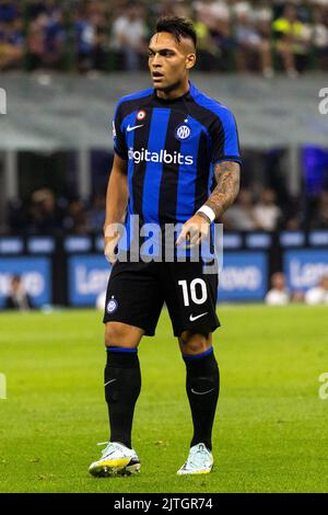 Milan, Italie. 30th août 2022. Lautaro Martinez du FC Internazionale en action pendant la série Un match de football entre le FC Internazionale et les États-Unis Cremonese au stade Giuseppe Meazza à San Siro. (Note finale; FC Internazionale 3:1 US Cremonese) Credit: SOPA Images Limited/Alay Live News Banque D'Images