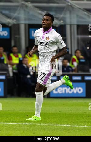 Milan, Italie. 30th août 2022. David Okereke des États-Unis Cremonese en action pendant la série Un match de football entre le FC Internazionale et les États-Unis Cremonese au stade Giuseppe Meazza à San Siro. (Note finale; FC Internazionale 3:1 US Cremonese) Credit: SOPA Images Limited/Alay Live News Banque D'Images